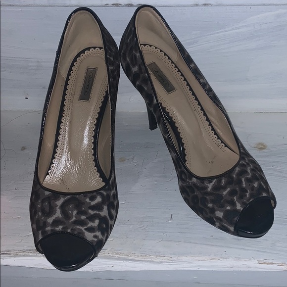 Heels - Picture 3 of 3